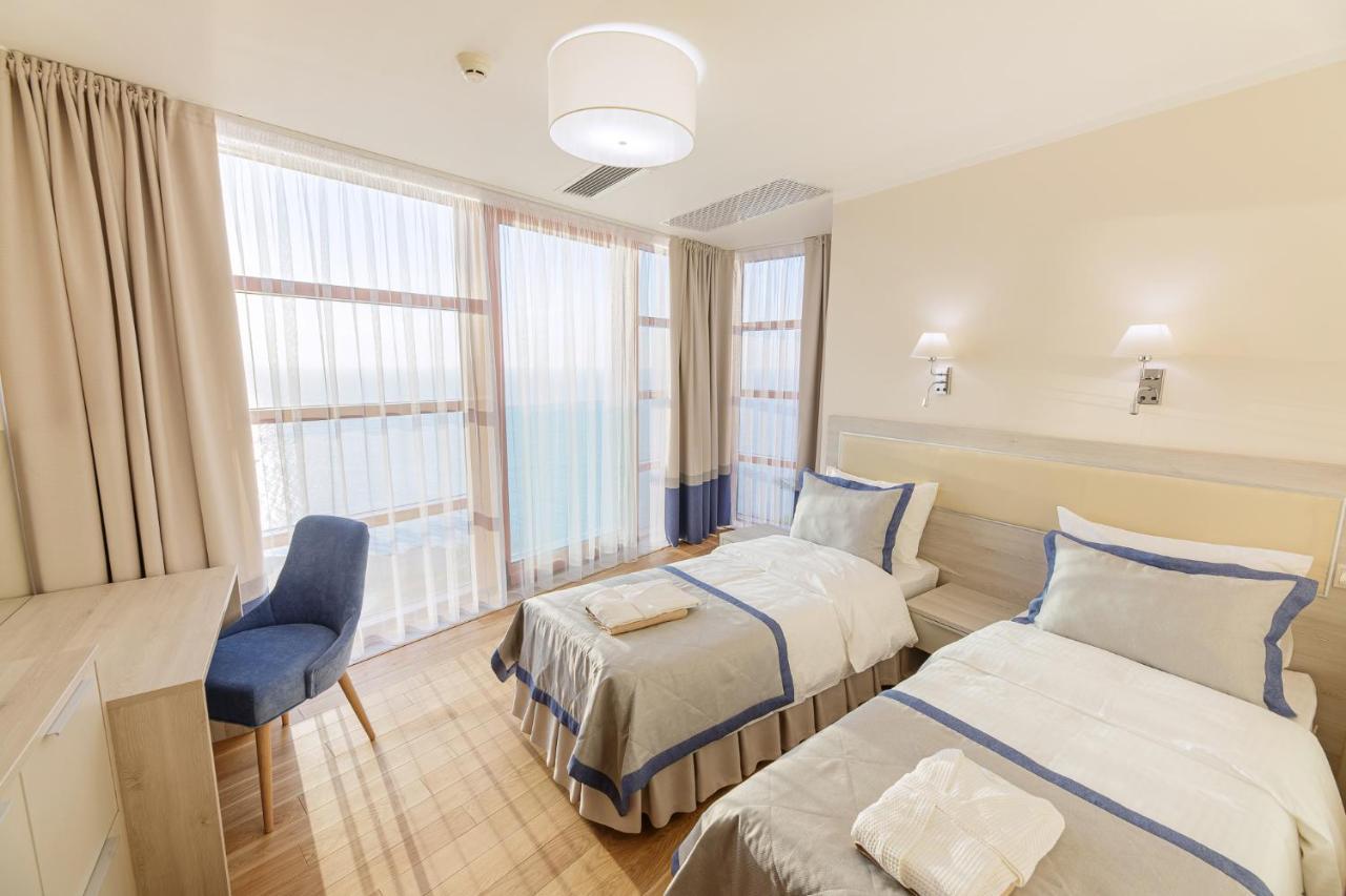 Golden Bay Premium Apart-Hotel Анапа Екстериор снимка